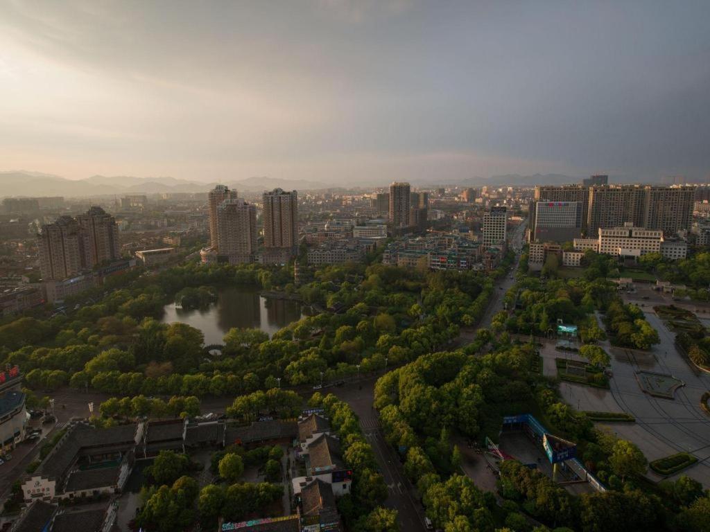 Yiwu Yimei Plaza Hotel Eksteriør bilde